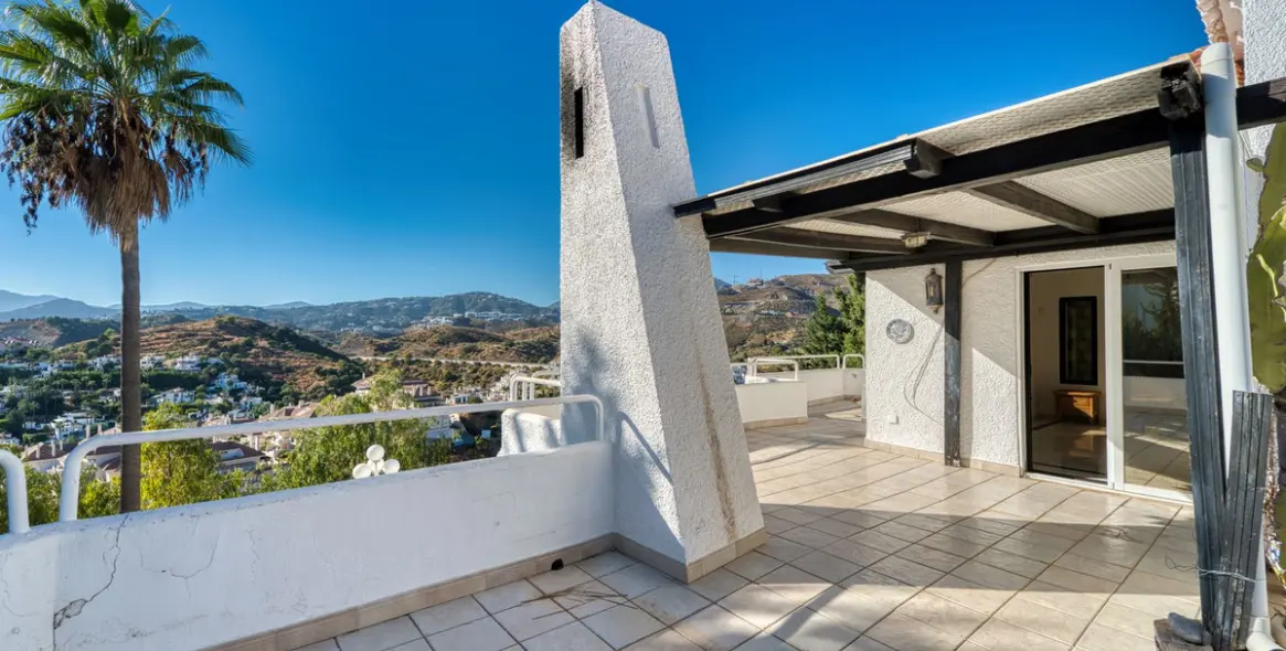 Sale of detached villa in Nueva Andalucía 23