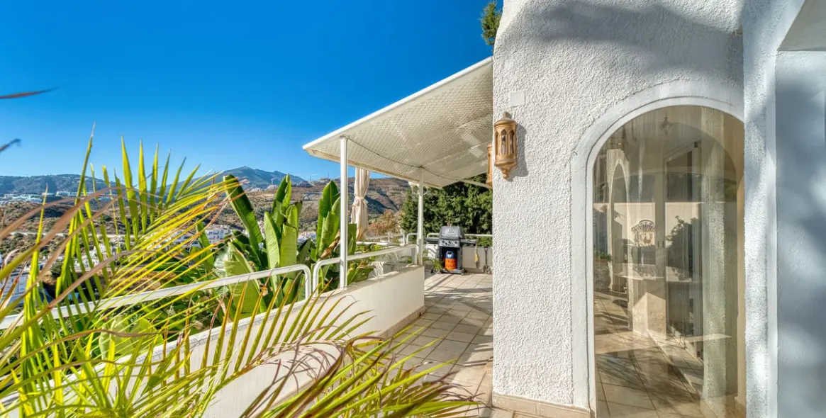 Sale of detached villa in Nueva Andalucía 30