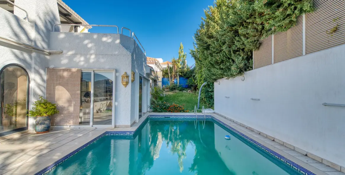 Sale of detached villa in Nueva Andalucía 31