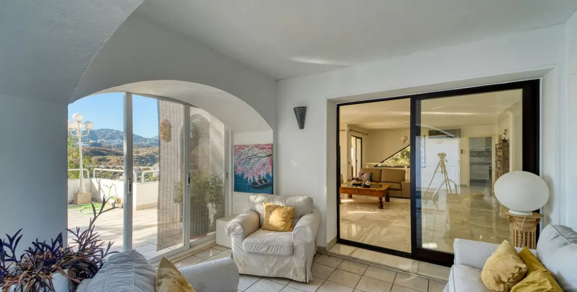 Sale of detached villa in Nueva Andalucía 32