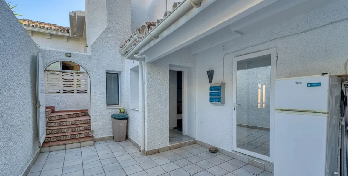 Sale of detached villa in Nueva Andalucía 42