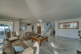 Image 4 thumb