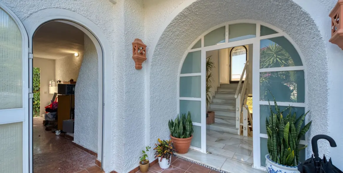 Venta de villa independiente en Nueva Andalucía 6