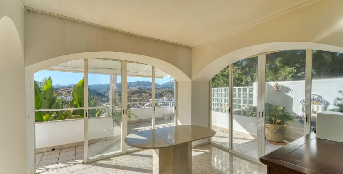 Venta de villa independiente en Nueva Andalucía 22