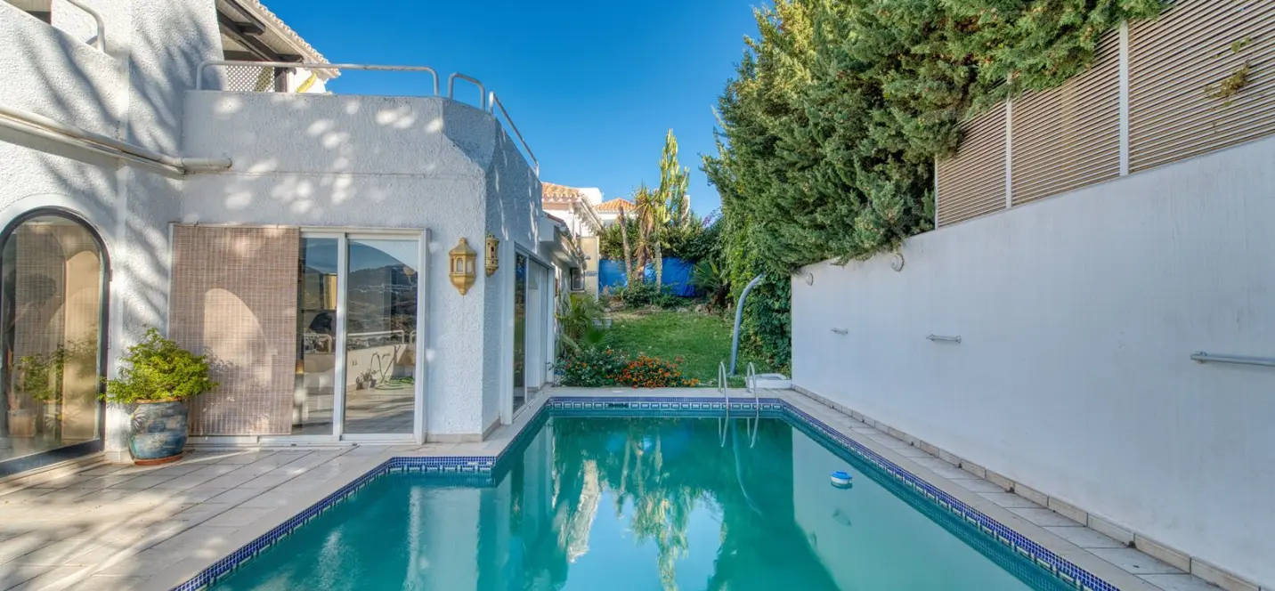Sale of detached villa in Nueva Andalucía 1