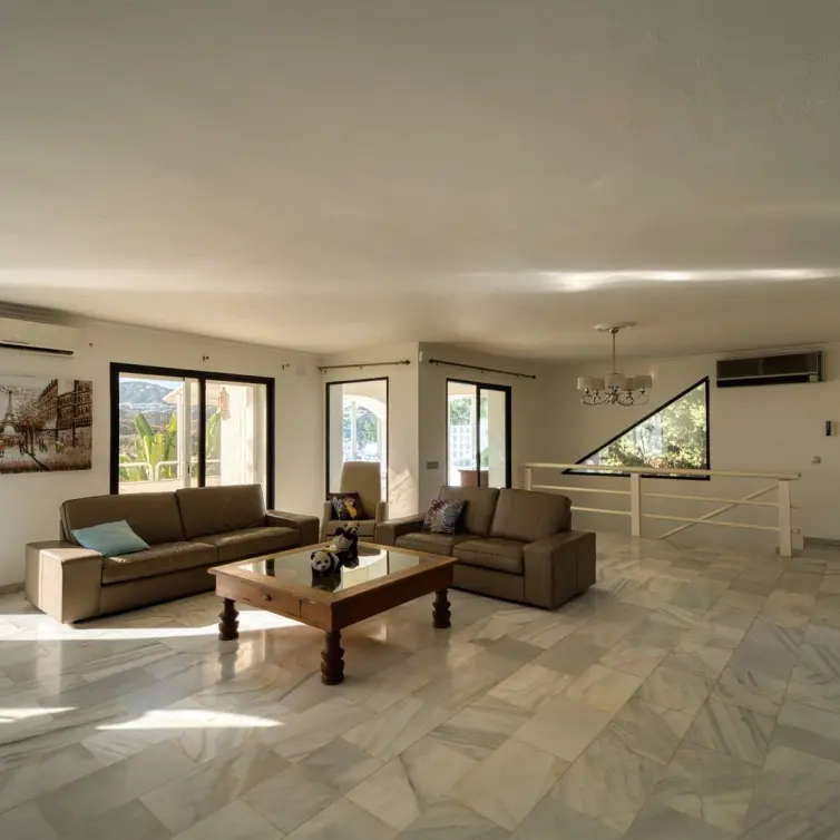 Sale of detached villa in Nueva Andalucía