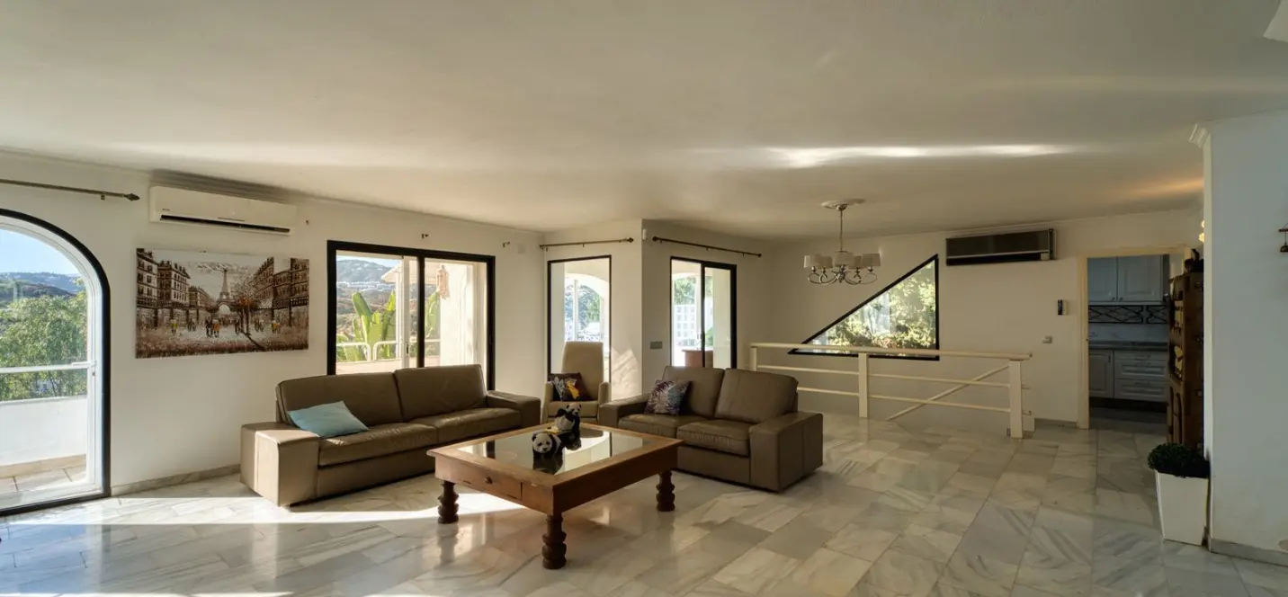 Sale of detached villa in Nueva Andalucía 4