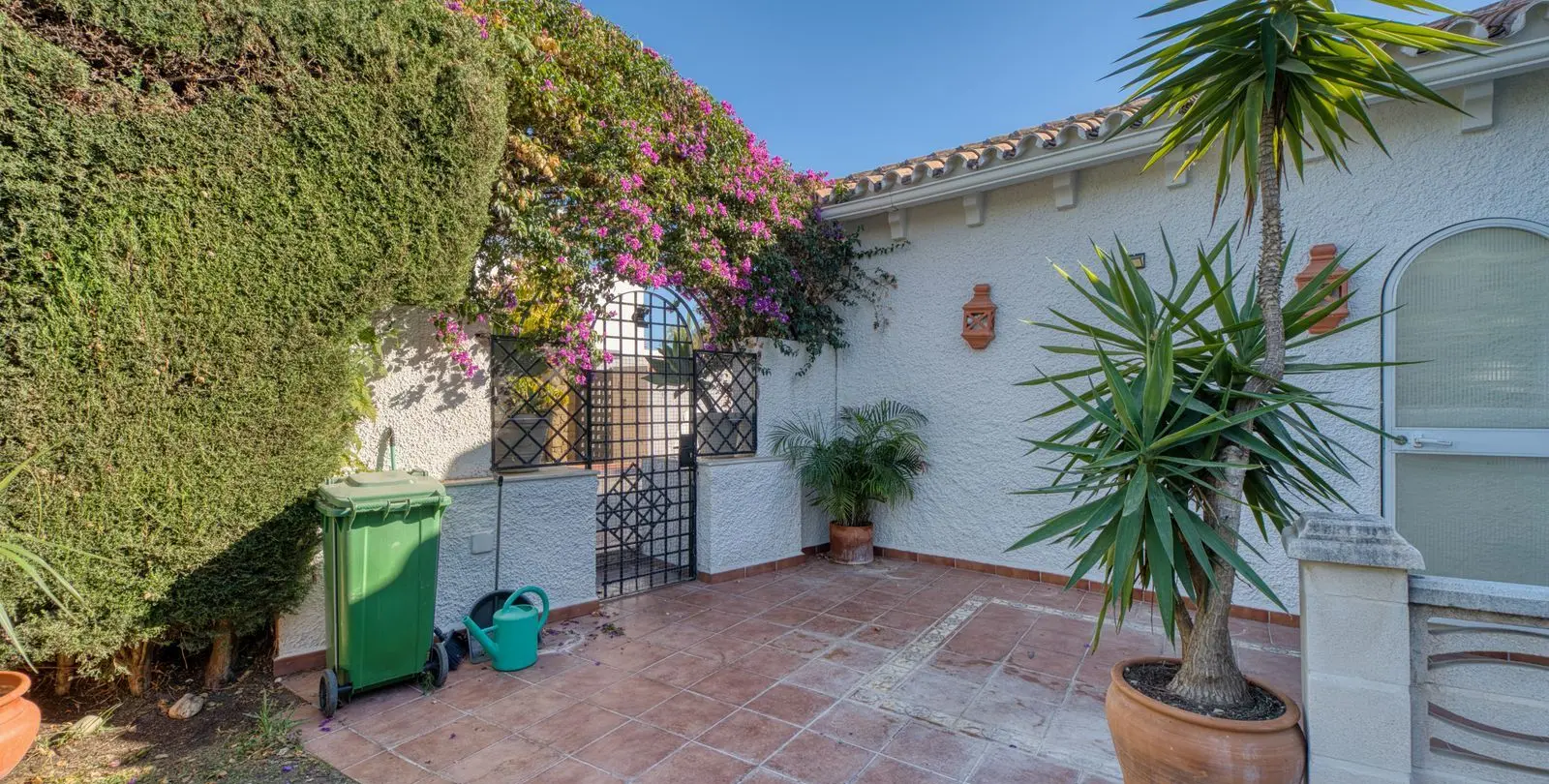 Sale of detached villa in Nueva Andalucía 10