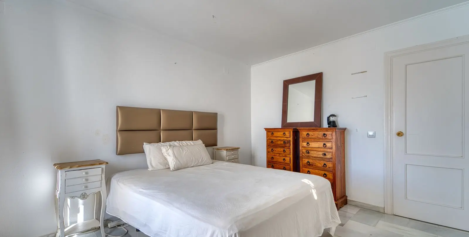 Sale of detached villa in Nueva Andalucía 11
