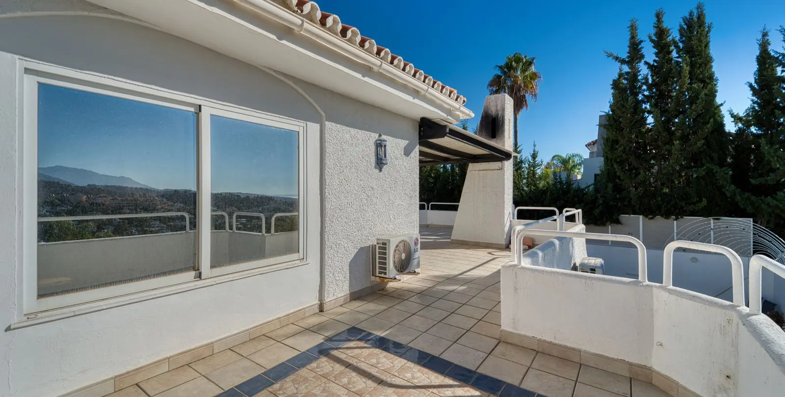 Sale of detached villa in Nueva Andalucía 23