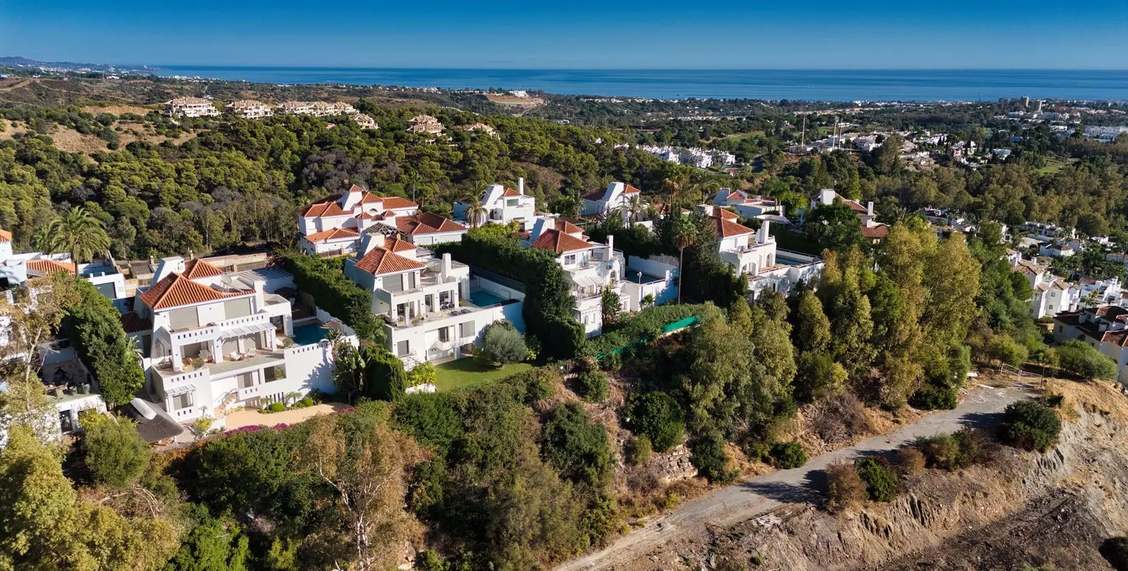 Sale of detached villa in Nueva Andalucía 35
