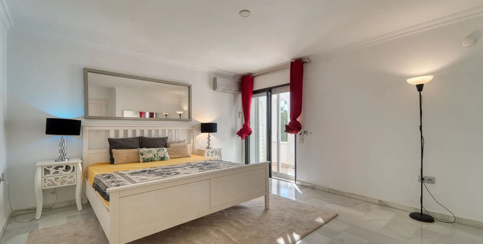 Sale of detached villa in Nueva Andalucía 39