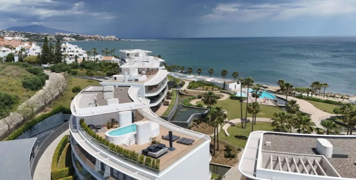 Sale of middle floor apartment in Estepona 4