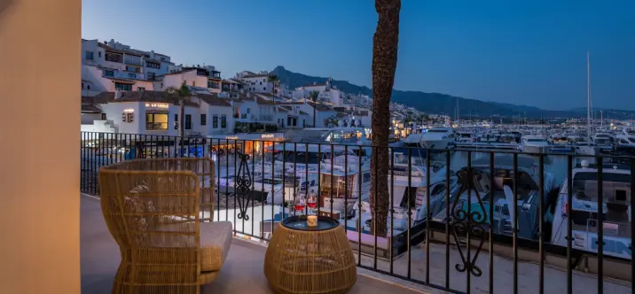 Продажа апартаментов на среднем этаже в Puerto Banús 1