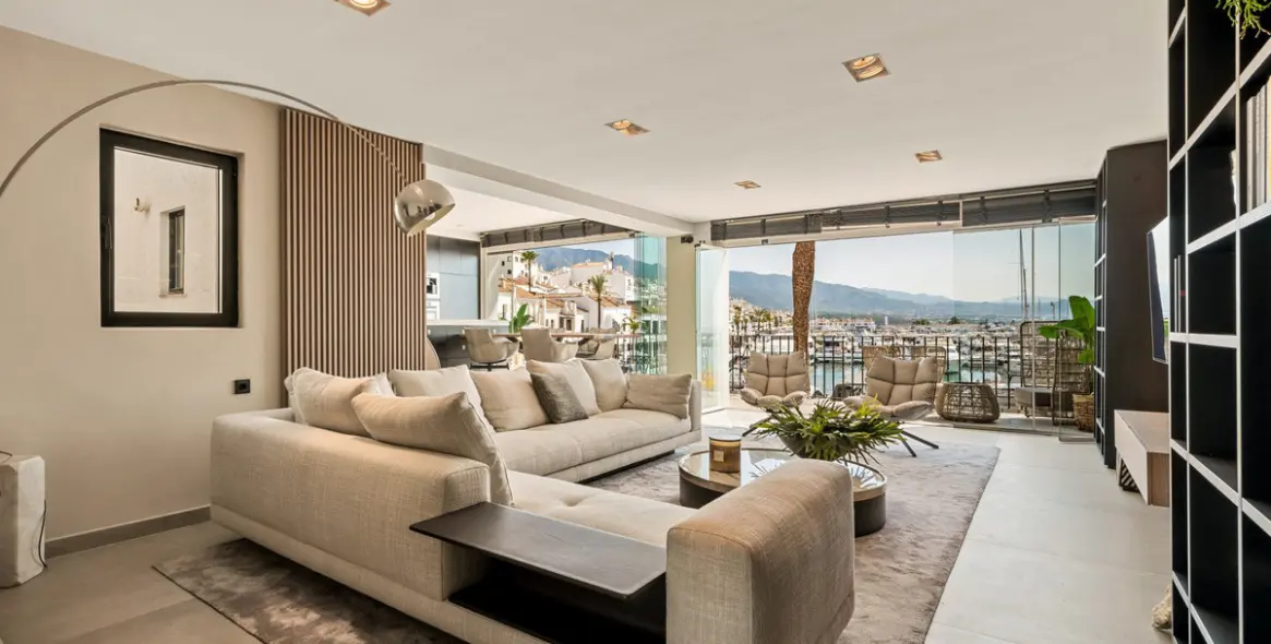 Продажа апартаментов на среднем этаже в Puerto Banús 3