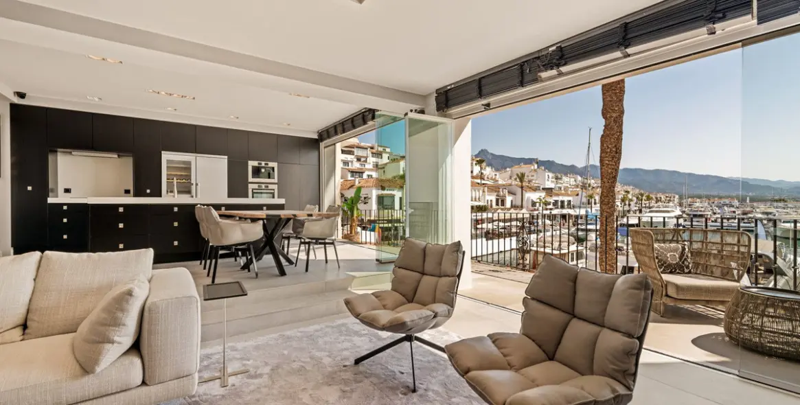 Продажа апартаментов на среднем этаже в Puerto Banús 4