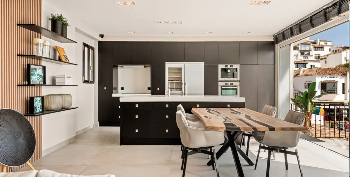 Продажа апартаментов на среднем этаже в Puerto Banús 5