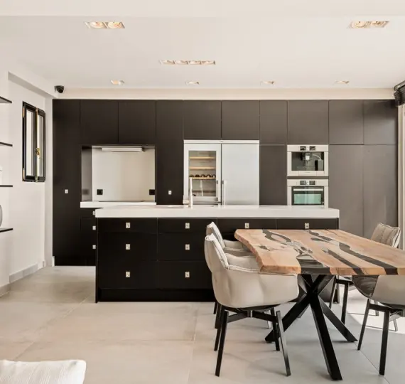 Продажа апартаментов на среднем этаже в Puerto Banús