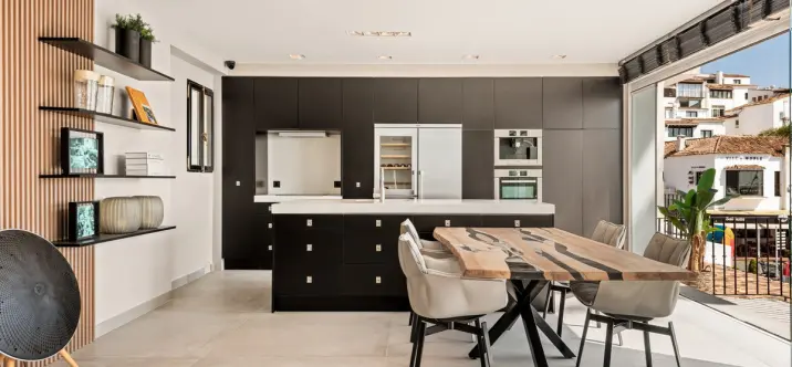 Продажа апартаментов на среднем этаже в Puerto Banús 4