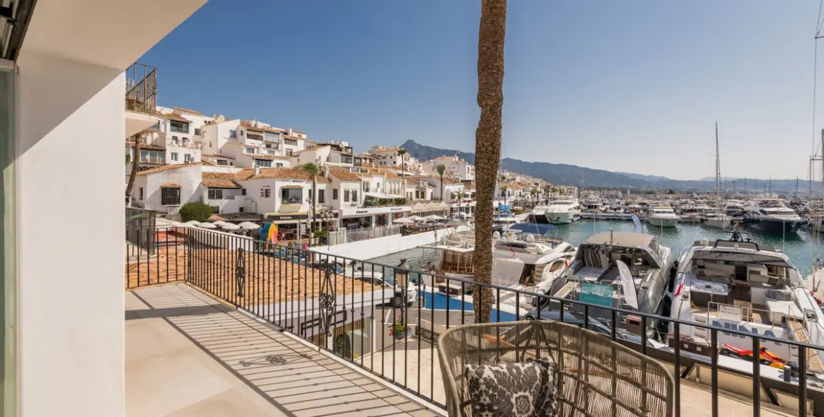 Продажа апартаментов на среднем этаже в Puerto Banús 18