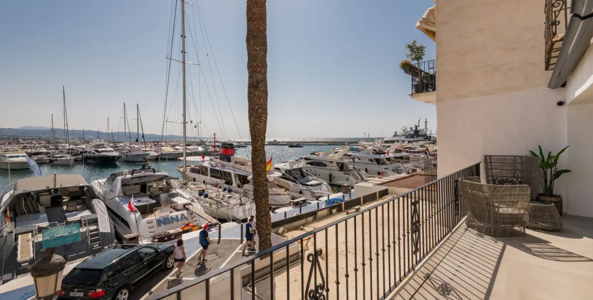 Продажа апартаментов на среднем этаже в Puerto Banús 19