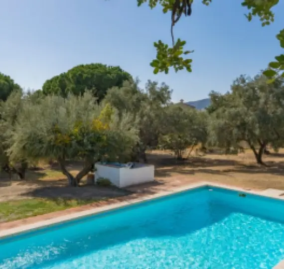 Продажа  отдельно стоящей виллы в Torremolinos