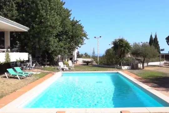 Image 4 thumb