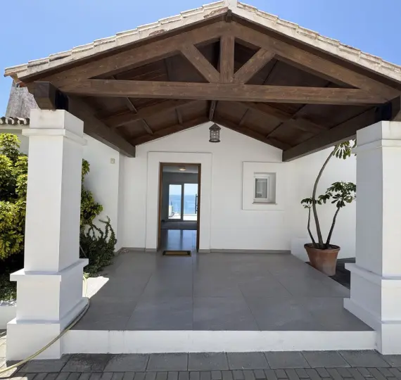 Venta de villa independiente en Riviera del Sol