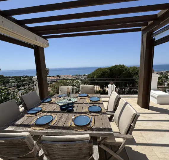 Venta de villa independiente en Riviera del Sol