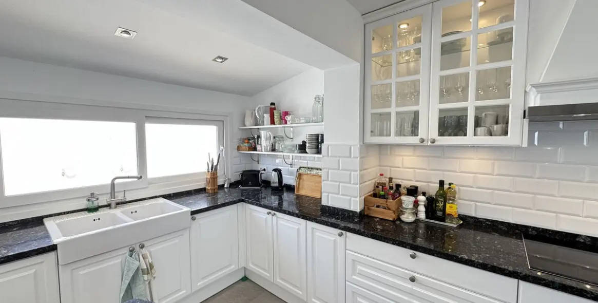 Продажа  отдельно стоящей виллы в Riviera del Sol 10