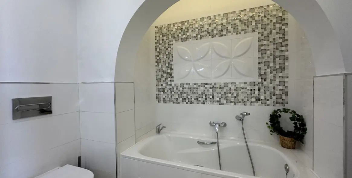 Sale of detached villa in Riviera del Sol 35