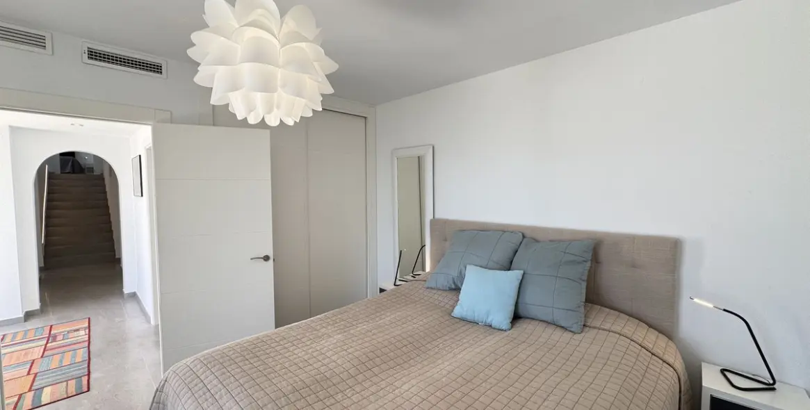 Sale of detached villa in Riviera del Sol 40