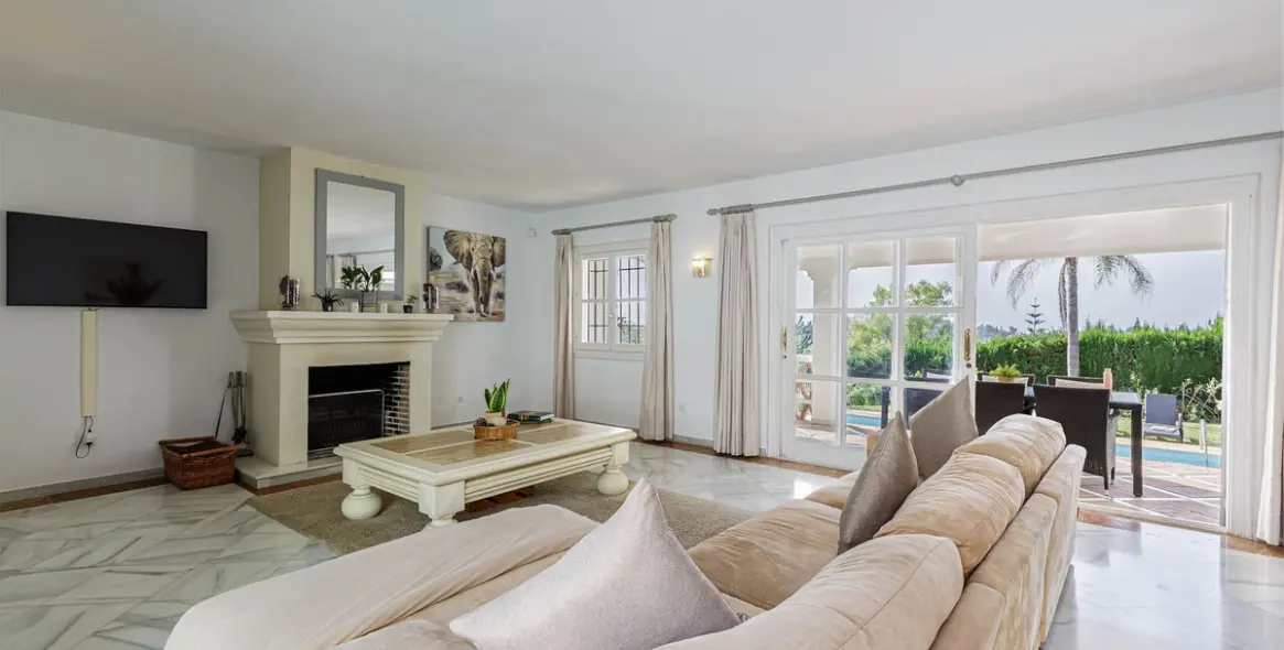 Продажа  отдельно стоящей виллы в Estepona (район El Paraiso) 5