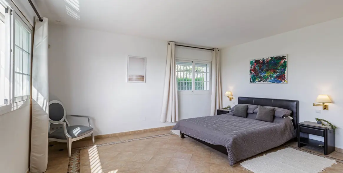 Продажа  отдельно стоящей виллы в Estepona (район El Paraiso) 12