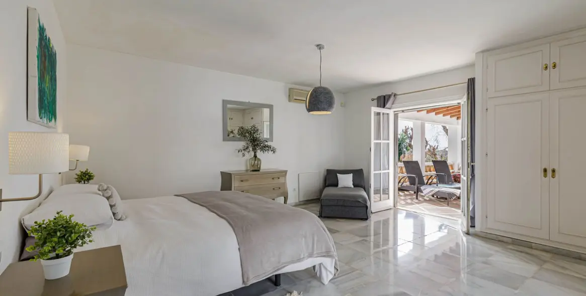 Продажа  отдельно стоящей виллы в Estepona (район El Paraiso) 14