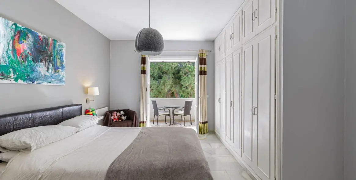 Продажа  отдельно стоящей виллы в Estepona (район El Paraiso) 16