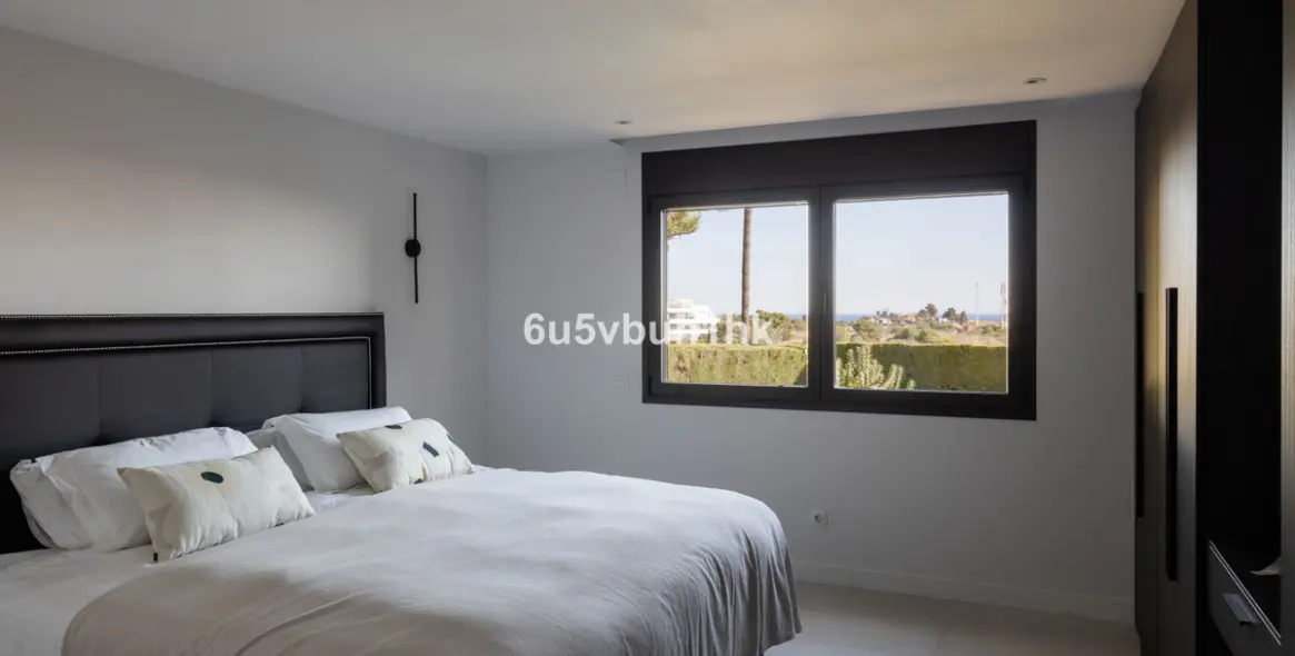 Продажа  отдельно стоящей виллы в La Quinta 22