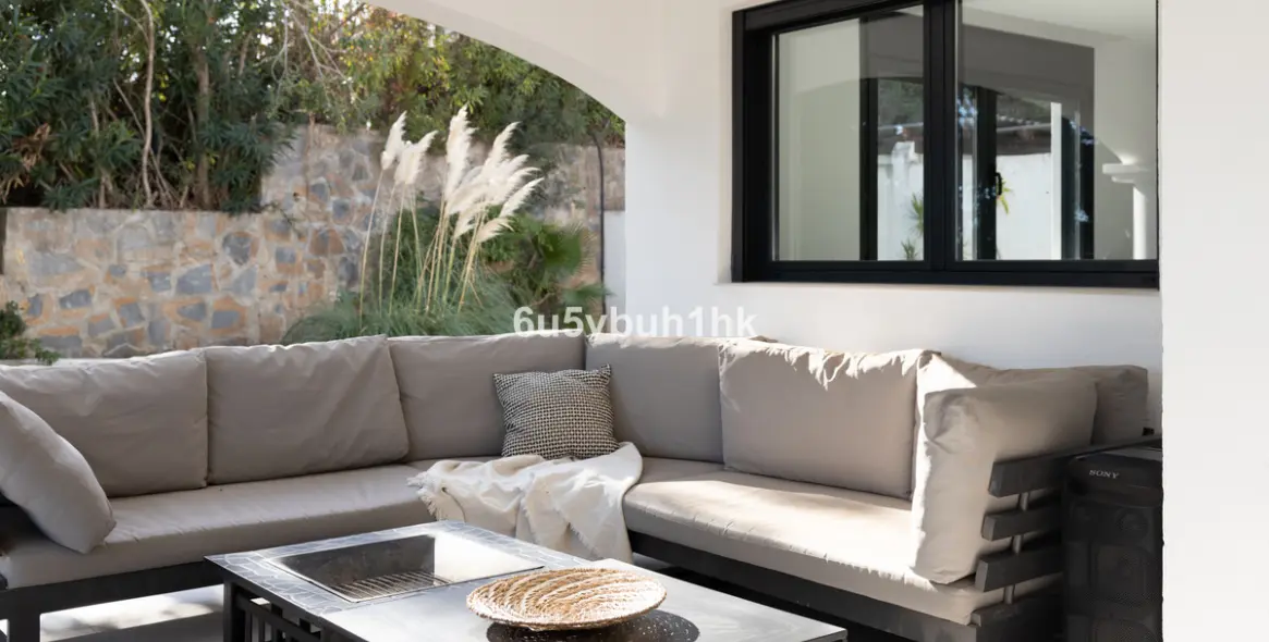 Продажа  отдельно стоящей виллы в La Quinta 30