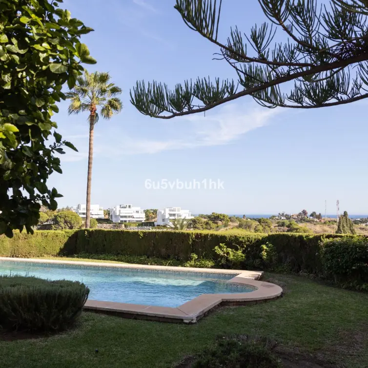 Sale of detached villa in La Quinta