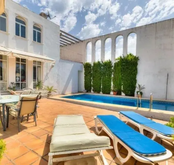 Продажа  отдельно стоящей виллы в Nueva Andalucía