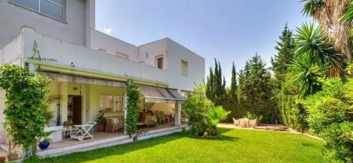 Продажа  отдельно стоящей виллы в Nueva Andalucía 4