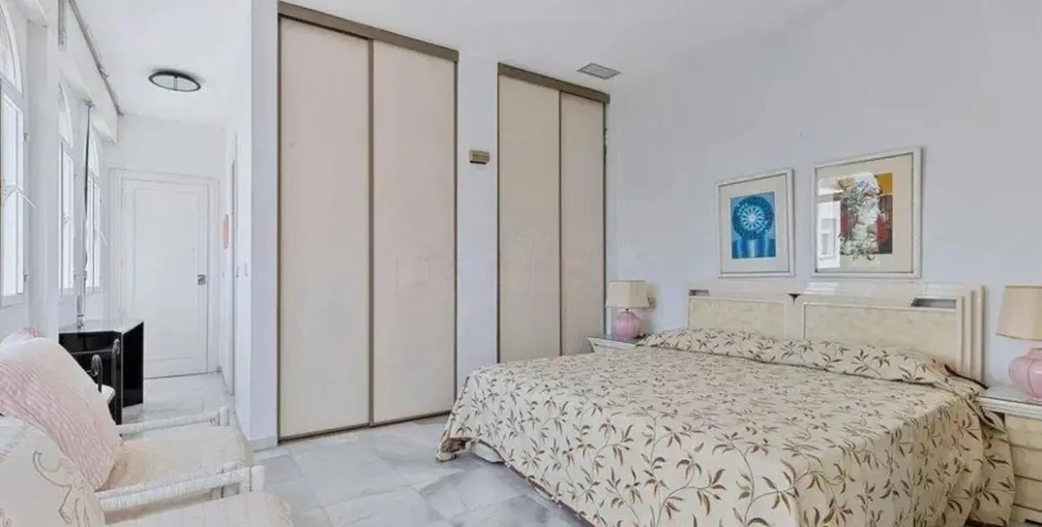 Продажа  отдельно стоящей виллы в Nueva Andalucía 13