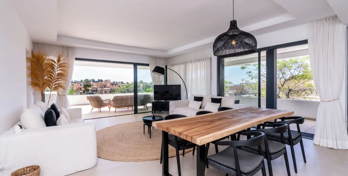 Sale of middle floor apartment in Estepona 5