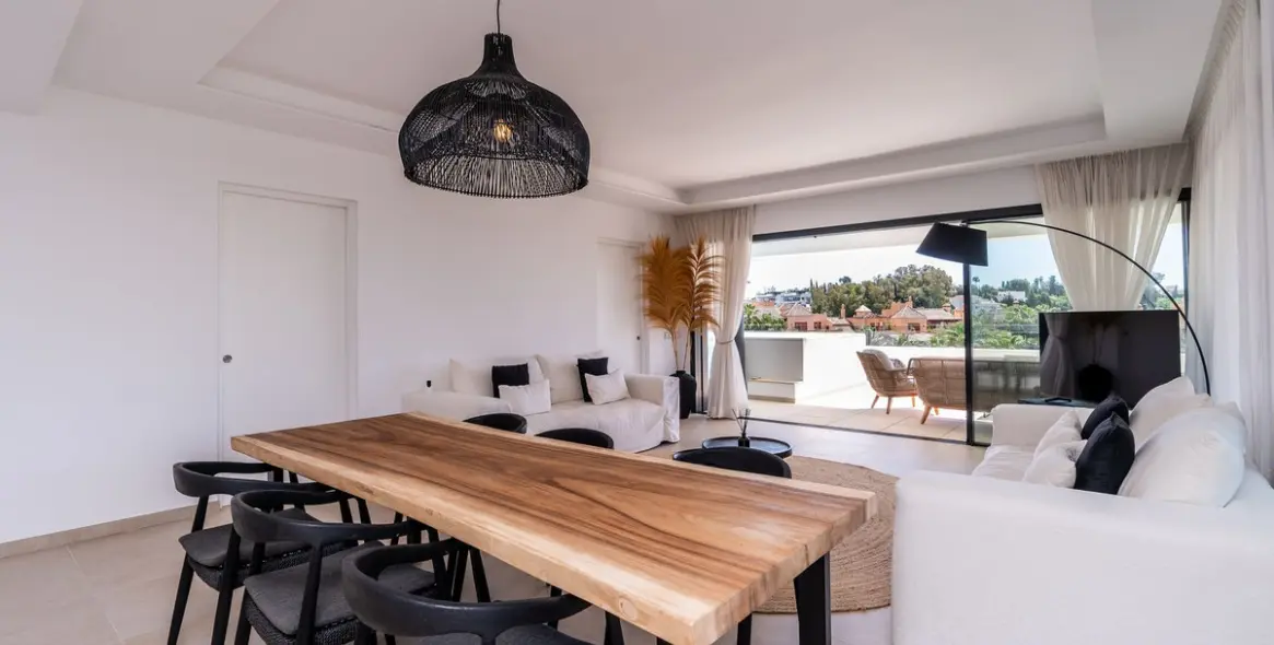 Sale of middle floor apartment in Estepona 6
