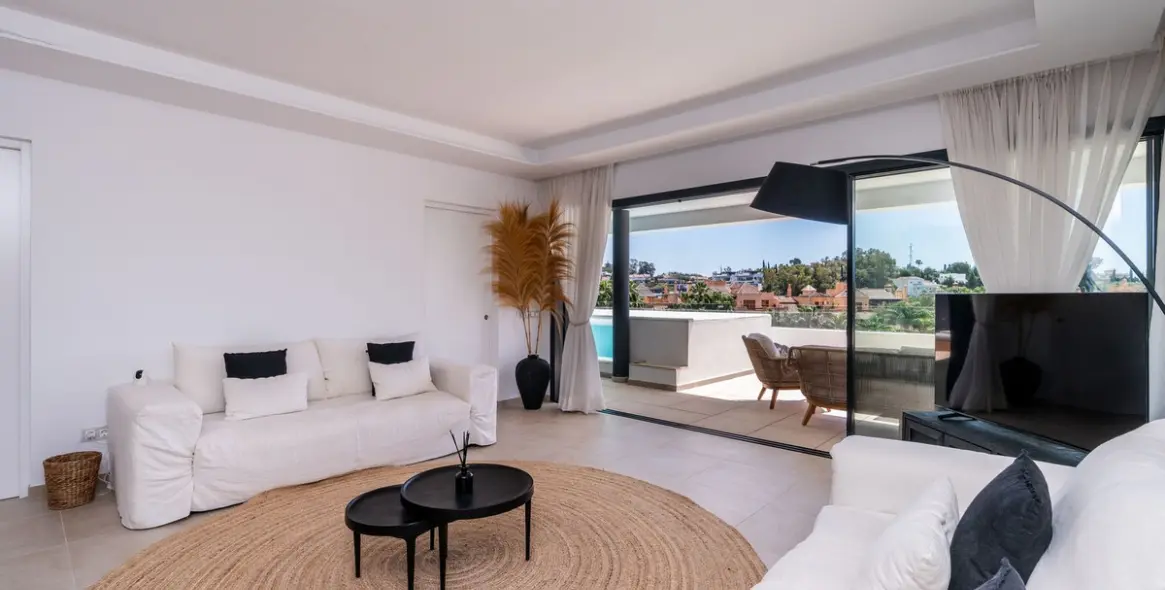 Sale of middle floor apartment in Estepona 7