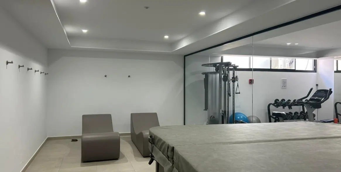 Sale of middle floor apartment in Estepona 44