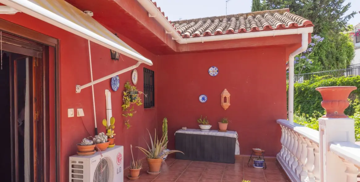 Продажа  отдельно стоящей виллы в Cerrado de Calderón 28