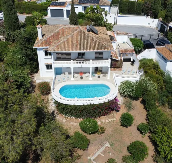 Venta de villa independiente en El Chaparral