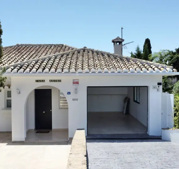 Venta de villa independiente en El Chaparral
