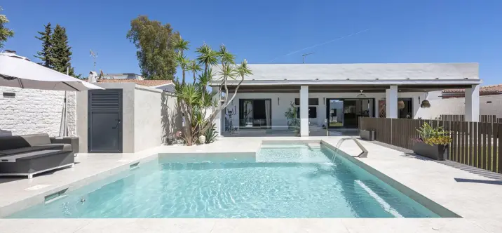 Venta de villa independiente en New Golden Mile 1